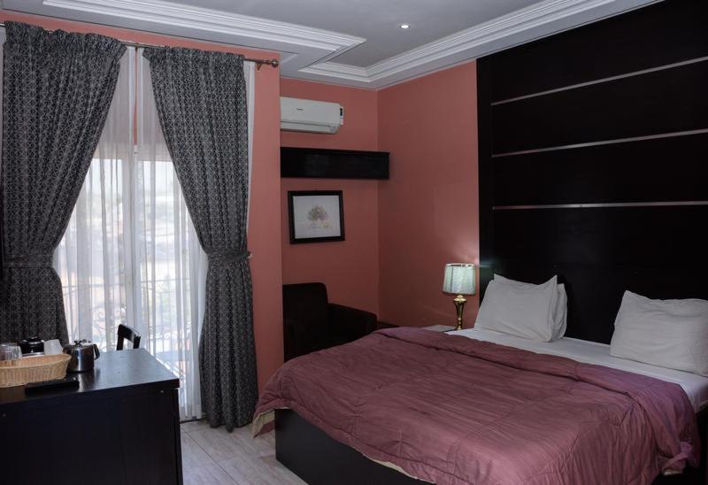 Hard Break Hotel Enugu Ngoại thất bức ảnh