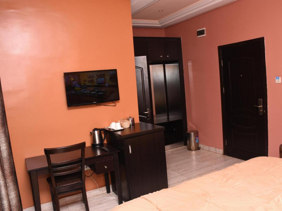 Hard Break Hotel Enugu Ngoại thất bức ảnh