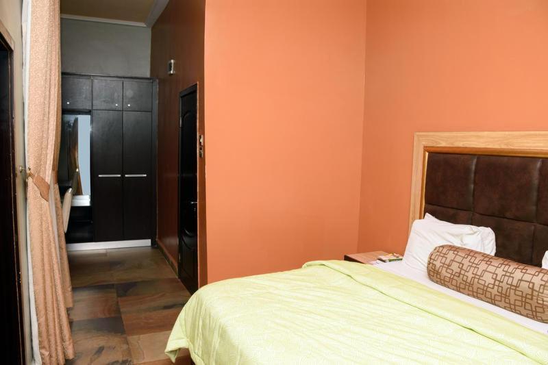 Hard Break Hotel Enugu Ngoại thất bức ảnh