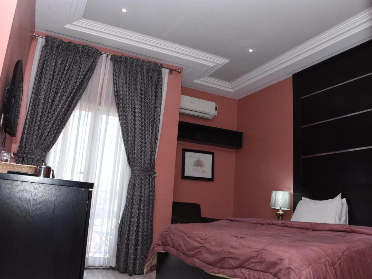 Hard Break Hotel Enugu Ngoại thất bức ảnh