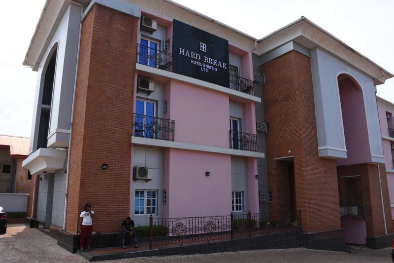 Hard Break Hotel Enugu Ngoại thất bức ảnh