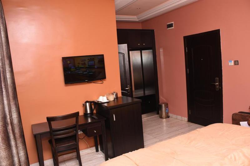 Hard Break Hotel Enugu Ngoại thất bức ảnh