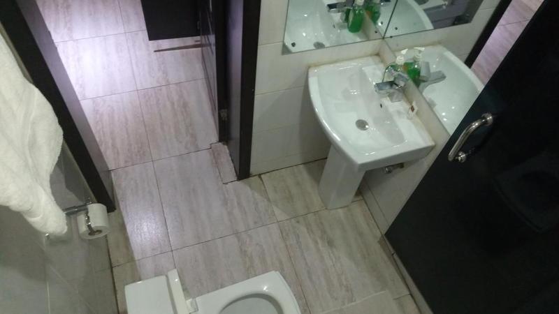 Hard Break Hotel Enugu Ngoại thất bức ảnh