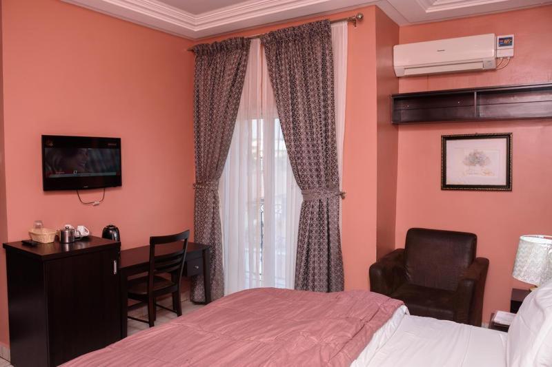 Hard Break Hotel Enugu Ngoại thất bức ảnh