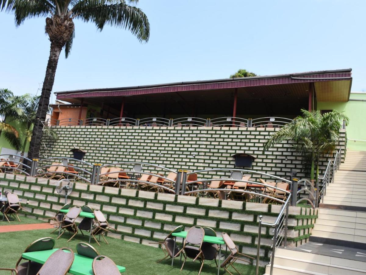 Hard Break Hotel Enugu Ngoại thất bức ảnh